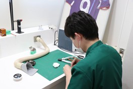 特徴 歯科技工士