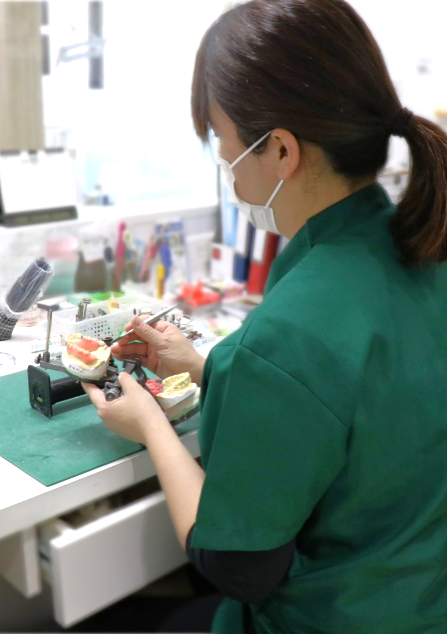 総入れ歯　歯科技工士