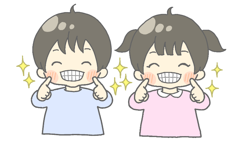 笑顔の男児　笑顔の女児　綺麗な歯並び